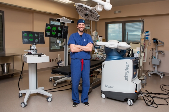 Dr. Mulawka with the Mako Robotic-Arm Surgery System at NWOS Surgery Center