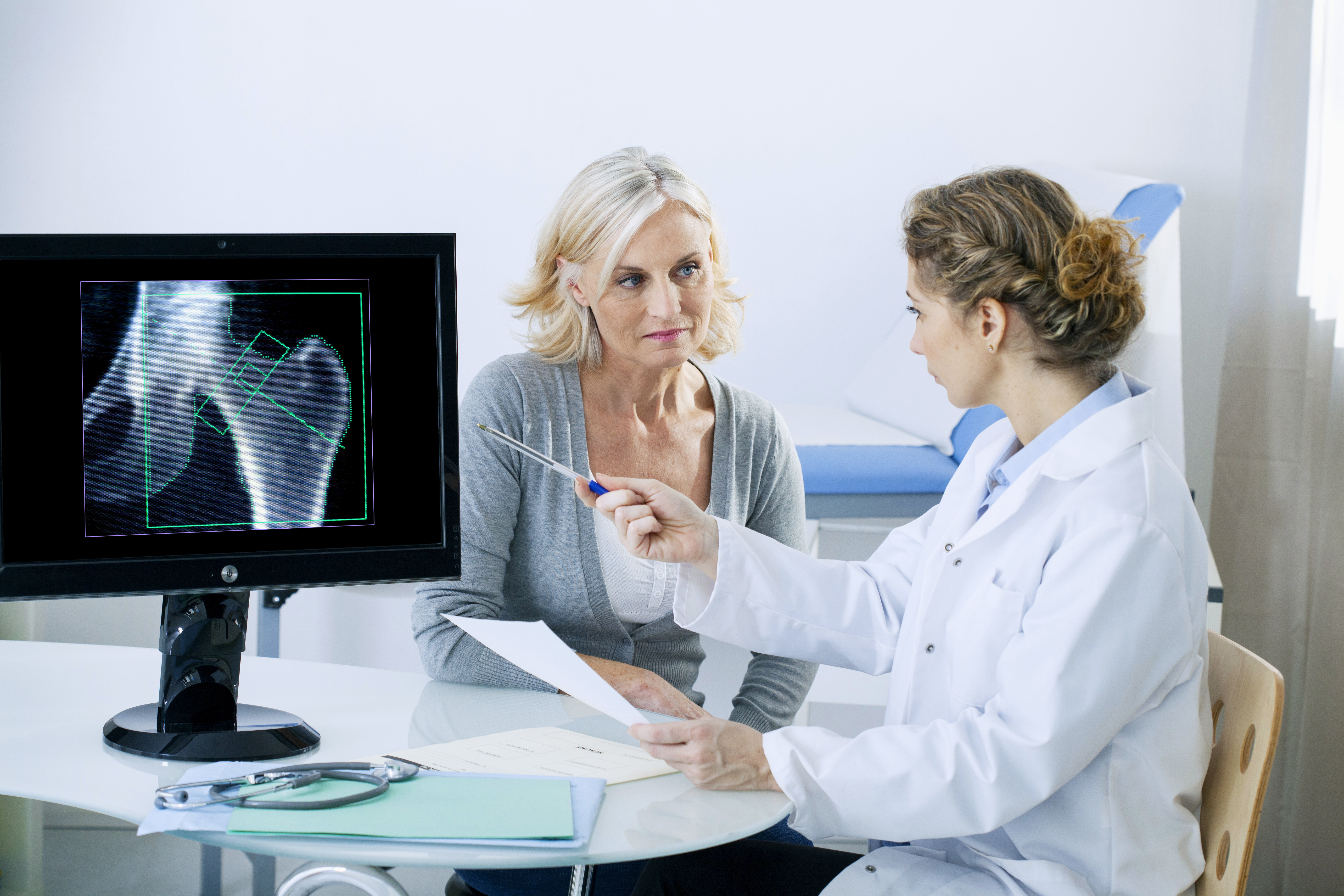 Лечение остеопороза врачи. Остеопороз. Остеопороз фото. Консультация ревматолога. Ревматологические обследование.