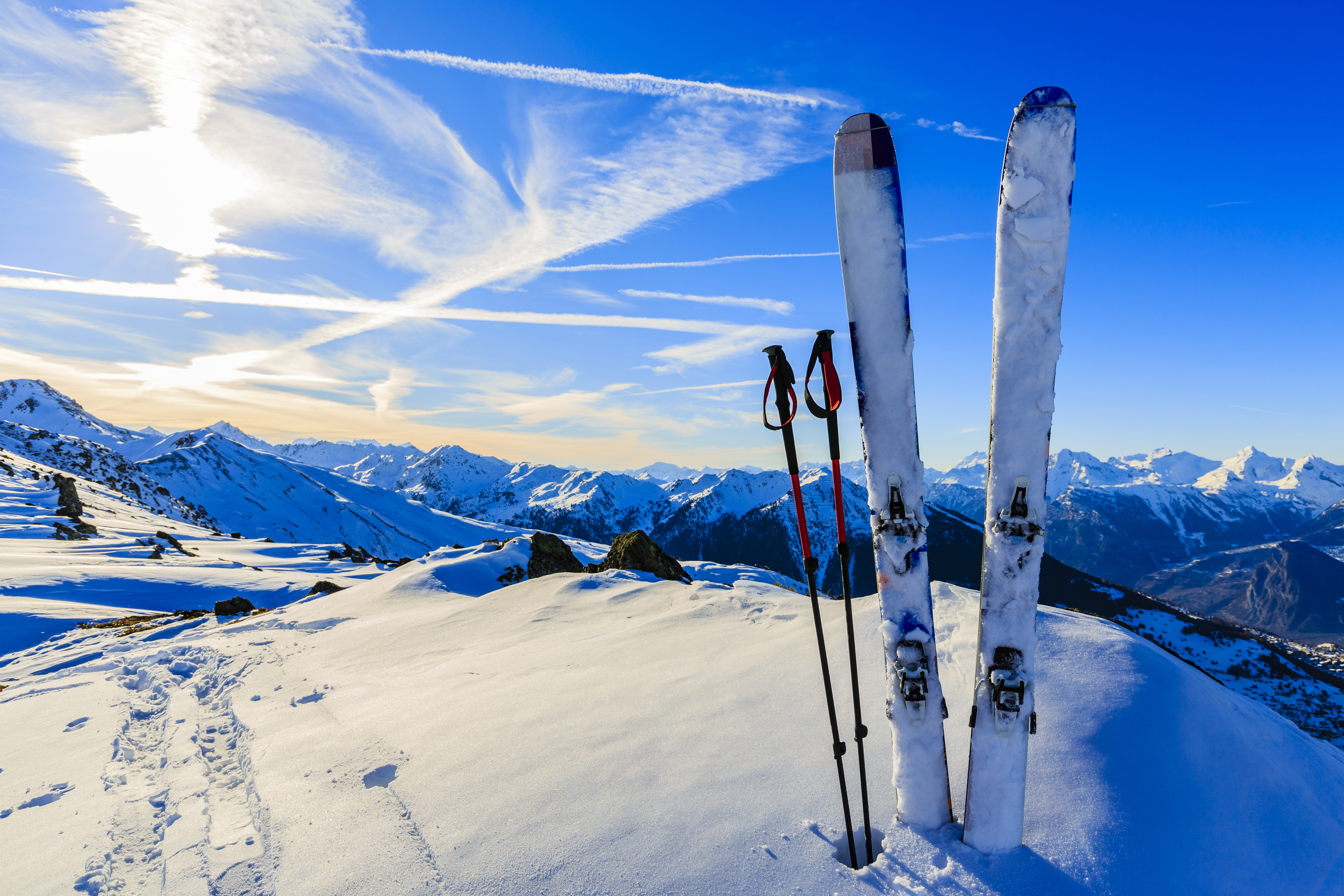 Ski de. Горные лыжи. Горнолыжные лыжи. Горы лыжи. Современные лыжи.